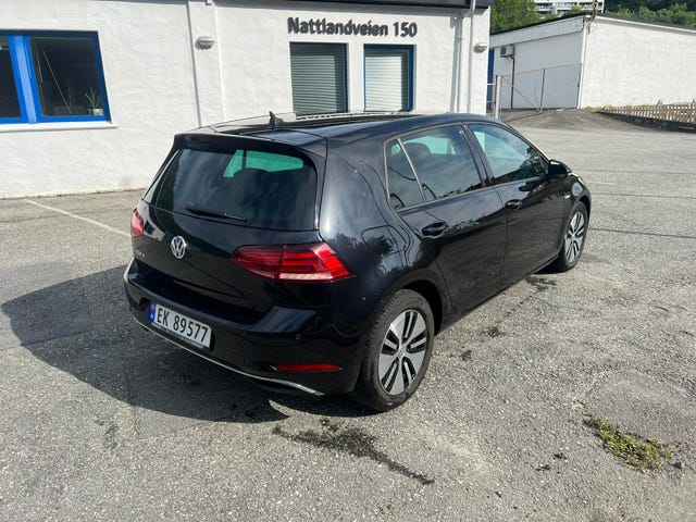 WVWZZZAUZJW911470 2018 VOLKSWAGEN GOLF-4