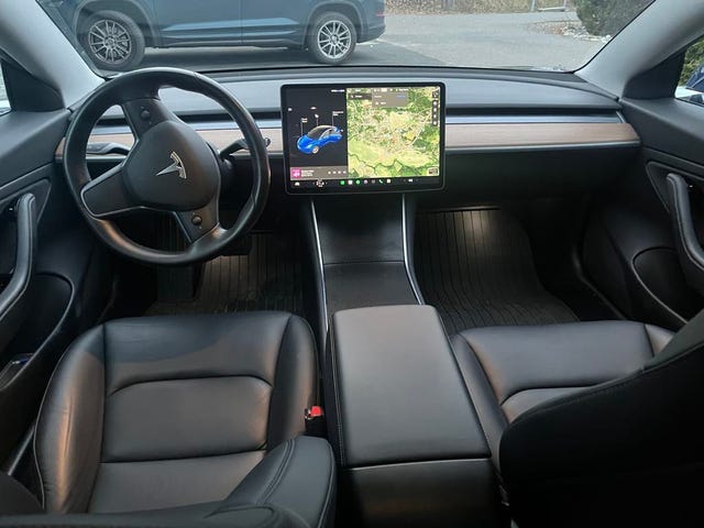 5YJ3E7EB5KF219719 2019 TESLA MODEL 3-2