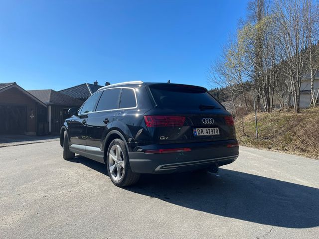 2018 AUDI Q7 - 33