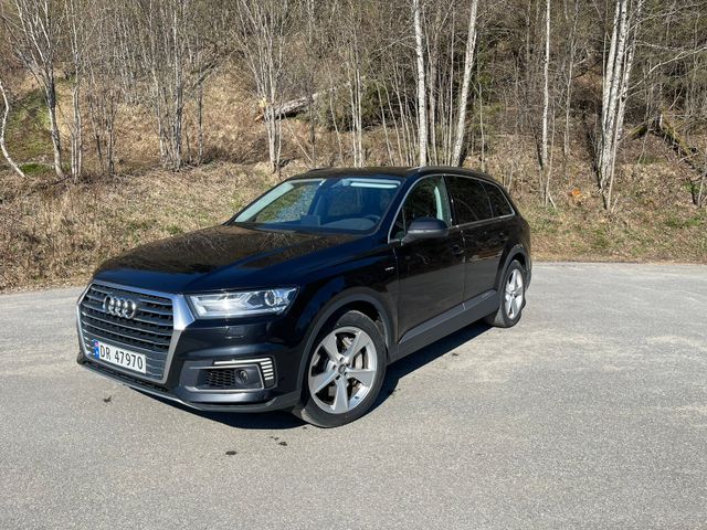 2018 AUDI Q7 - 32