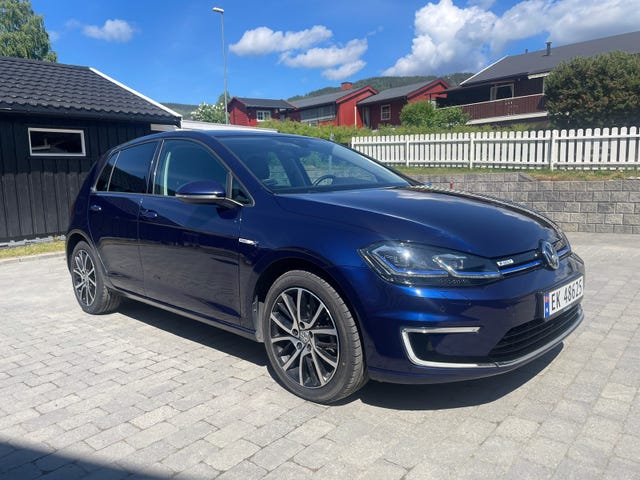 WVWZZZAUZJW902571 2018 VOLKSWAGEN GOLF-2