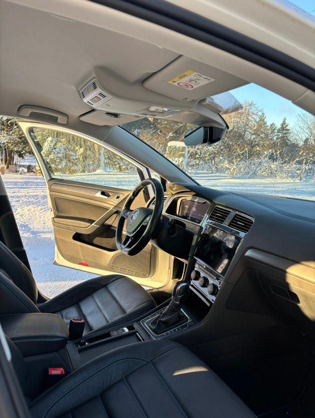 WVWZZZAUZJW900119 2018 VOLKSWAGEN GOLF-4