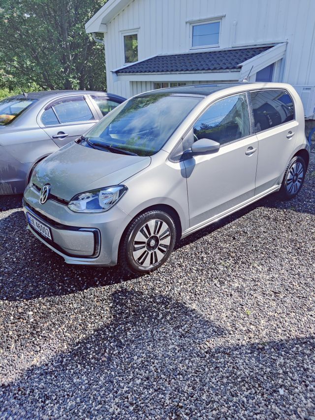 WVWZZZAAZHD900989 2017 VOLKSWAGEN UP!-0