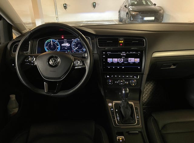 2019 VOLKSWAGEN GOLF - 8