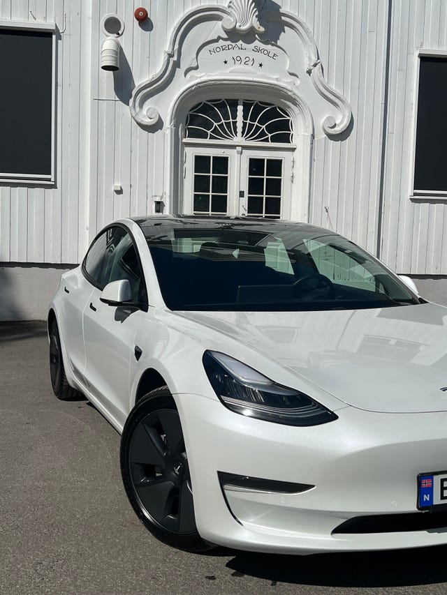 5YJ3E7EB5MF817327 2021 TESLA MODEL 3-1