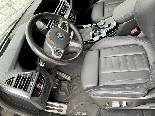 2022 BMW IX3 - 9