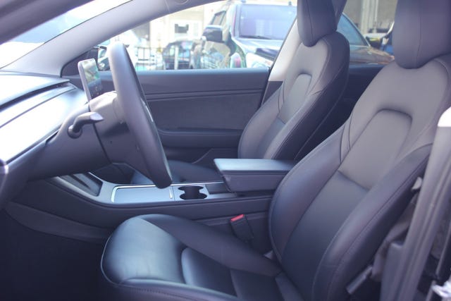 5YJ3E7EC0MF828020 2021 TESLA MODEL 3-4