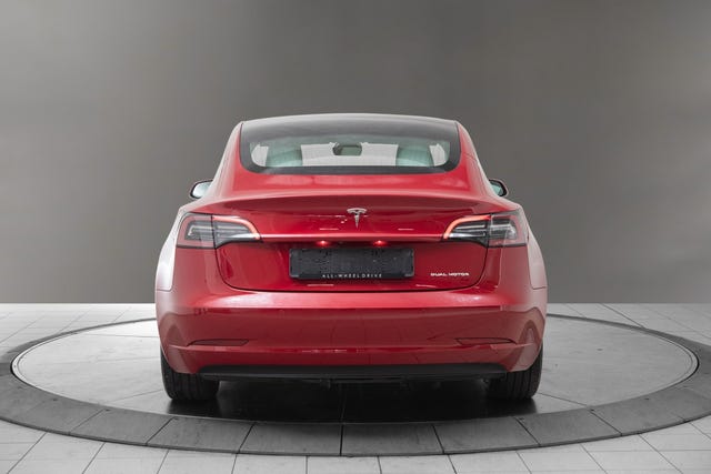 5YJ3E7EB5KF342064 2019 TESLA MODEL 3-4