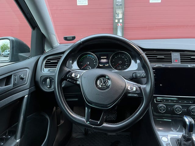 2018 VOLKSWAGEN GOLF - 11