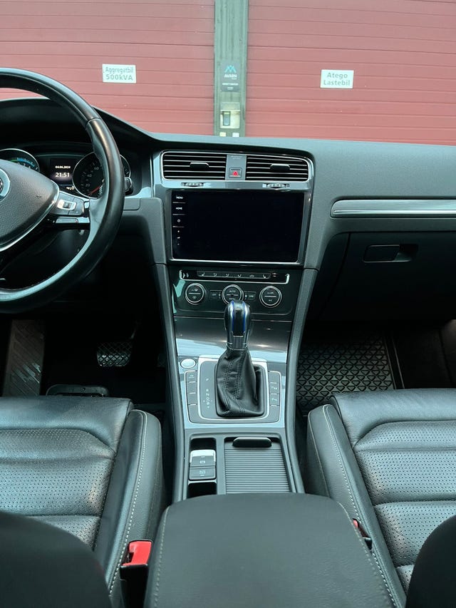 2018 VOLKSWAGEN GOLF - 12