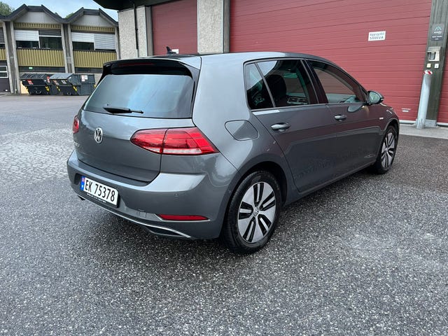WVWZZZAUZJW909952 2018 VOLKSWAGEN GOLF-4