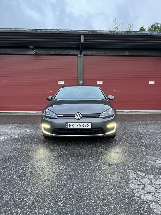 WVWZZZAUZJW909952 2018 VOLKSWAGEN GOLF-1