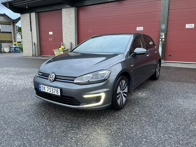 WVWZZZAUZJW909952 2018 VOLKSWAGEN GOLF-0