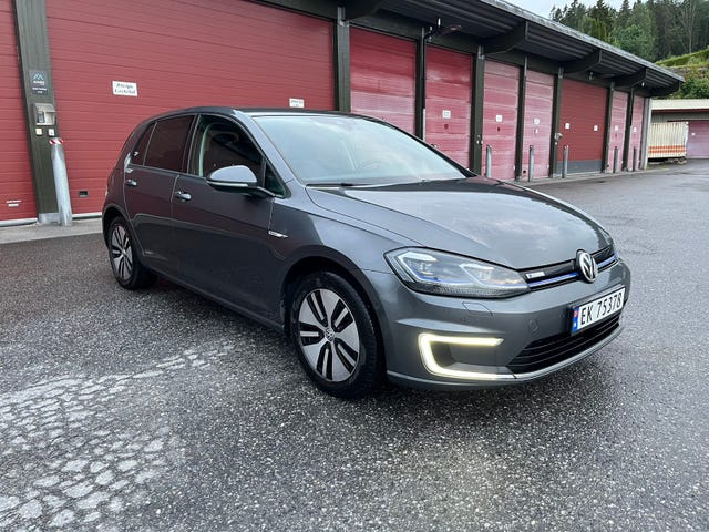 WVWZZZAUZJW909952 2018 VOLKSWAGEN GOLF-2