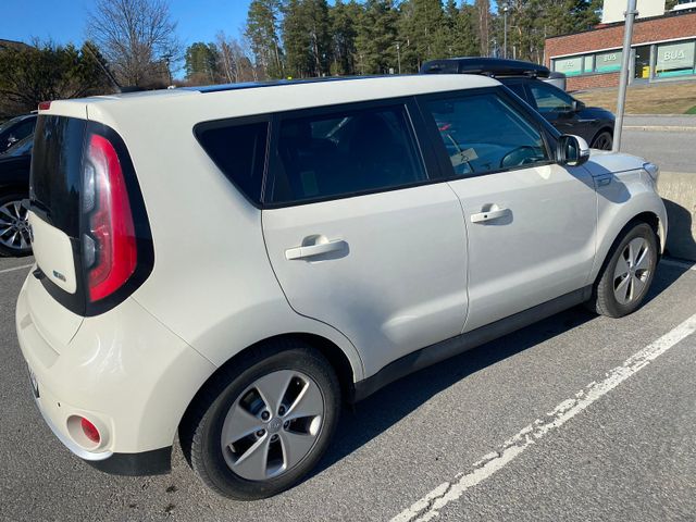 2016 KIA SOUL - 17