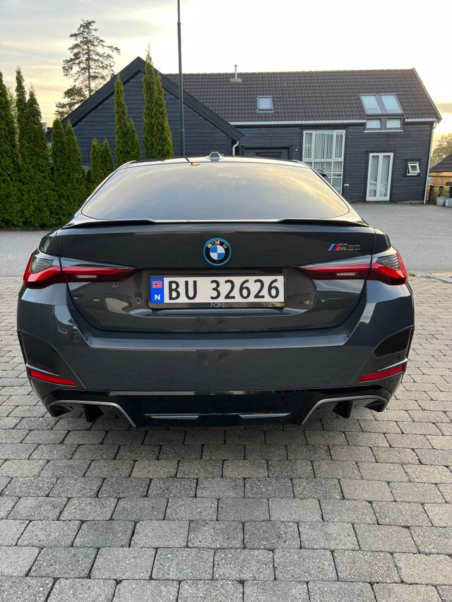 2022 BMW I4 M50 - 38