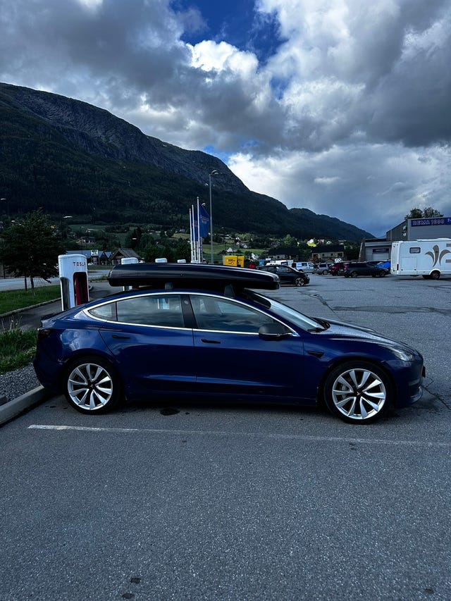 5YJ3E7EB7KF320583 2019 TESLA MODEL 3-2