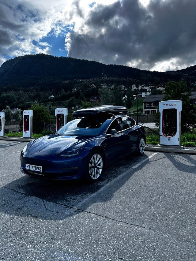 5YJ3E7EB7KF320583 2019 TESLA MODEL 3-3