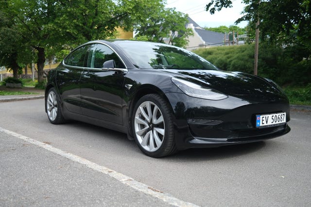 5YJ3E7EB3KF201686 2019 TESLA MODEL 3-0