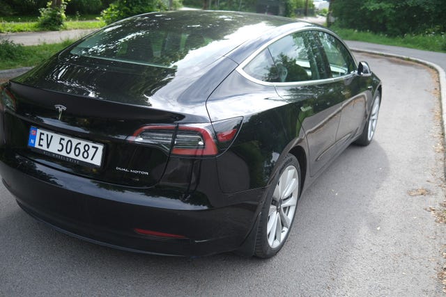 2019 TESLA MODEL 3 - 16
