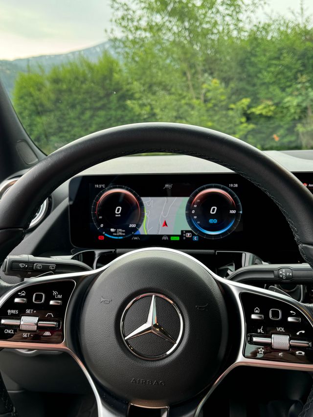 2022 MERCEDES-BENZ EQA - 10