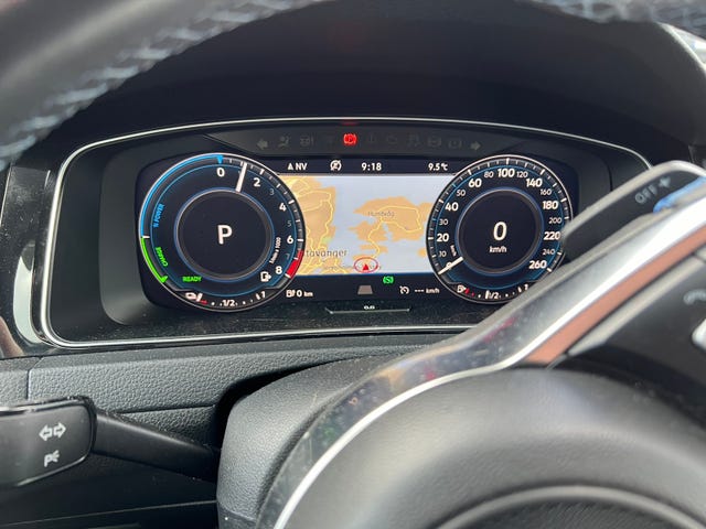 2018 VOLKSWAGEN GOLF - 12