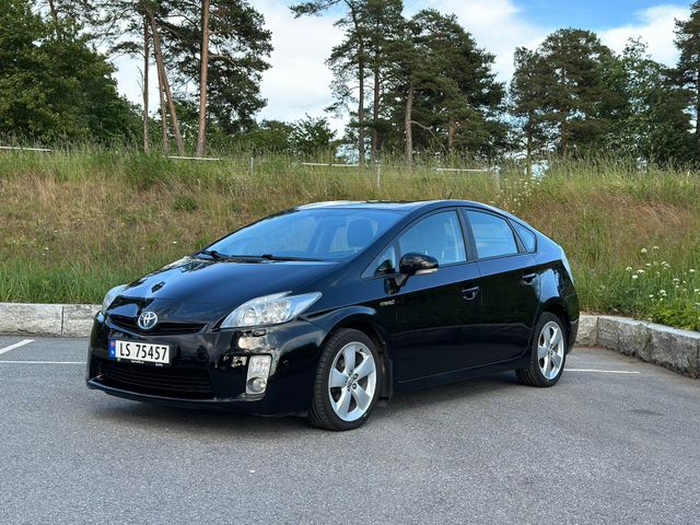 2011 TOYOTA PRIUS - 1