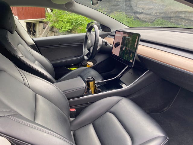 5YJ3E7EB4KF238584 2019 TESLA MODEL 3-4