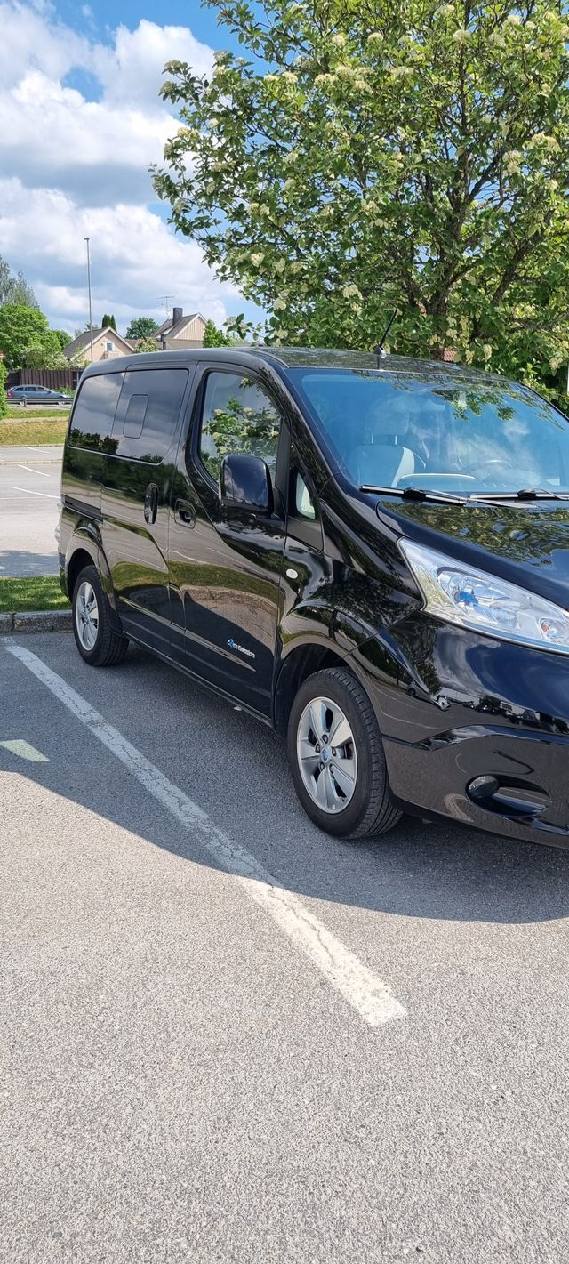 2015 NISSAN E-NV200 - 1