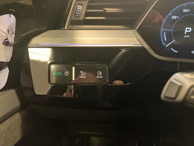 2020 AUDI E-TRON - 25