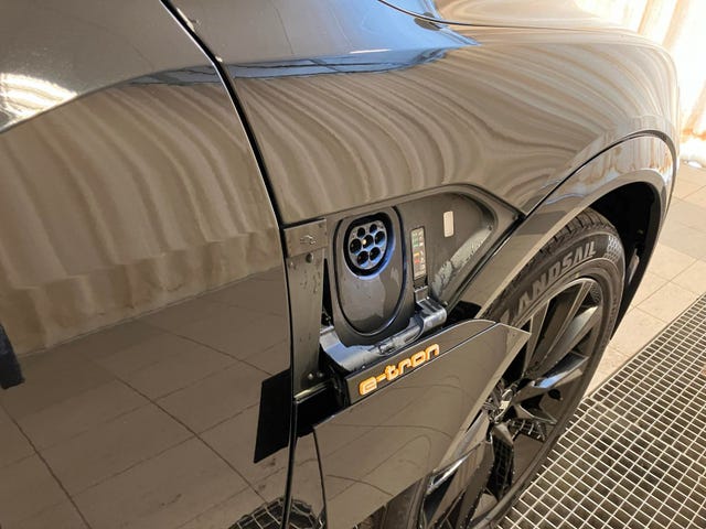 2020 AUDI E-TRON - 20