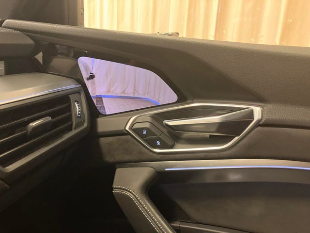 2020 AUDI E-TRON - 26