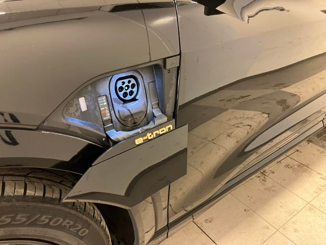 2020 AUDI E-TRON - 19