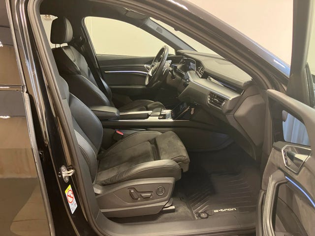 2020 AUDI E-TRON - 30