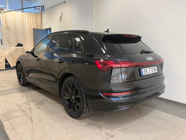 WAUZZZGE5LB020608 2020 AUDI E-TRON-3