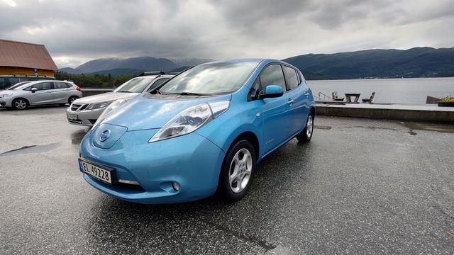 2012 NISSAN LEAF - 1