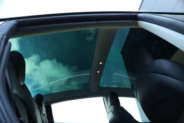 2019 TESLA MODEL 3 - 29