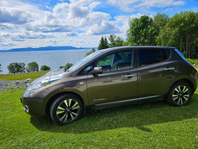 2016 NISSAN LEAF - 1