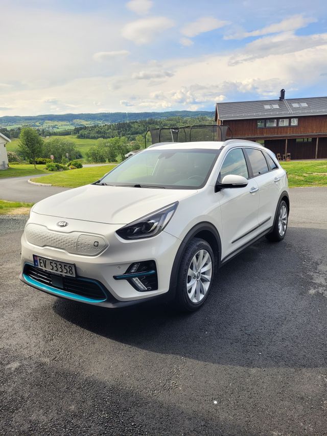 KNACC81GFK5007253 2019 KIA E-NIRO-0