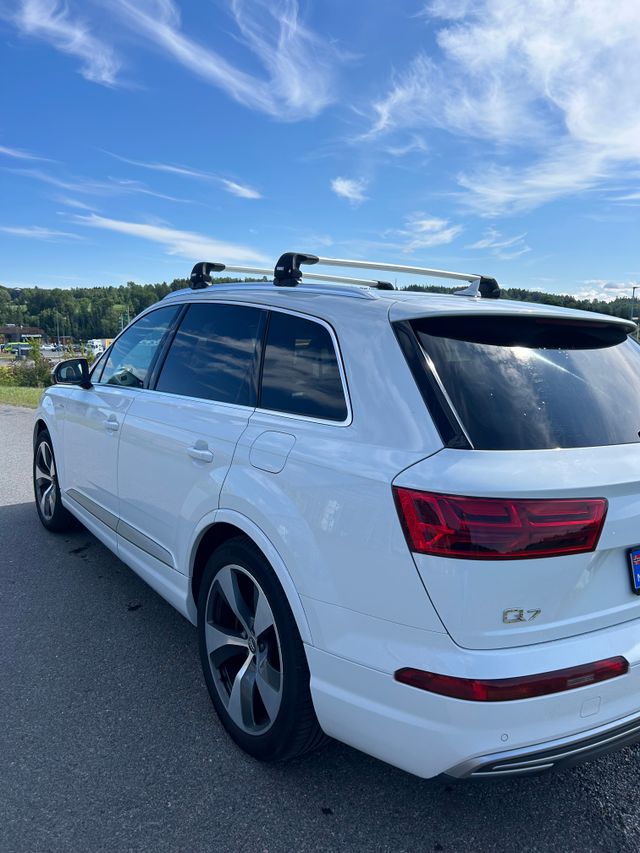 2017 AUDI Q7 - 4