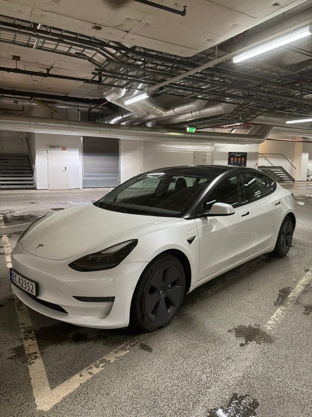 5YJ3E7EB1MF962378 2021 TESLA MODEL 3-4