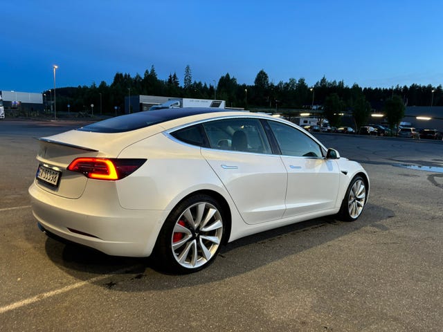 5YJ3E7EB7KF207930 2019 TESLA MODEL 3-0