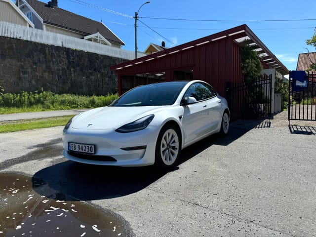 5YJ3E7EBXMF825584 2021 TESLA MODEL 3-0