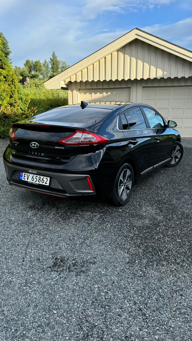 KMHC851HFKU045169 2019 HYUNDAI IONIQ-2