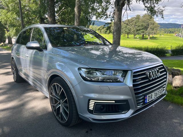 WAUZZZ4M9JD013075 2018 AUDI Q7-4