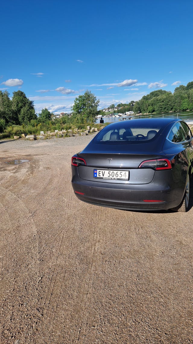 5YJ3E7EB2KF220228 2019 TESLA MODEL 3-5