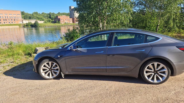 5YJ3E7EB2KF220228 2019 TESLA MODEL 3-1