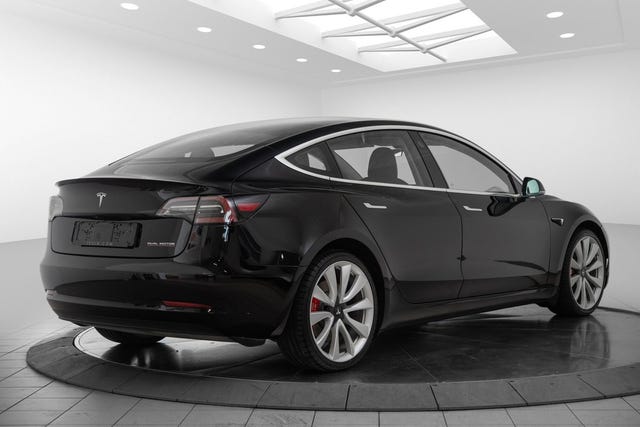 5YJ3E7EB2KF320913 2019 TESLA MODEL 3-5