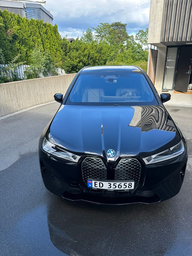 2022 BMW IX XDRIVE 40 - 9
