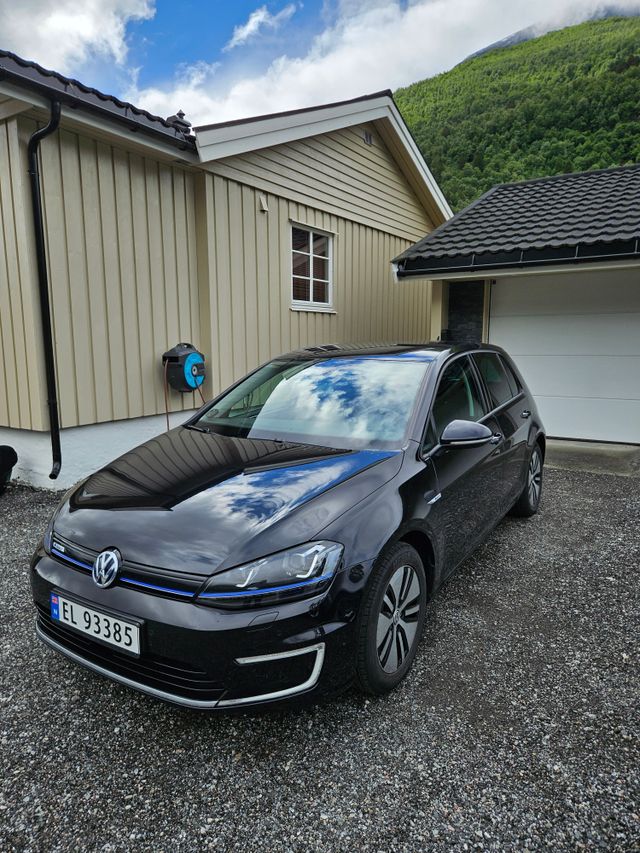 WVWZZZAUZGW909634 2016 VOLKSWAGEN GOLF-1